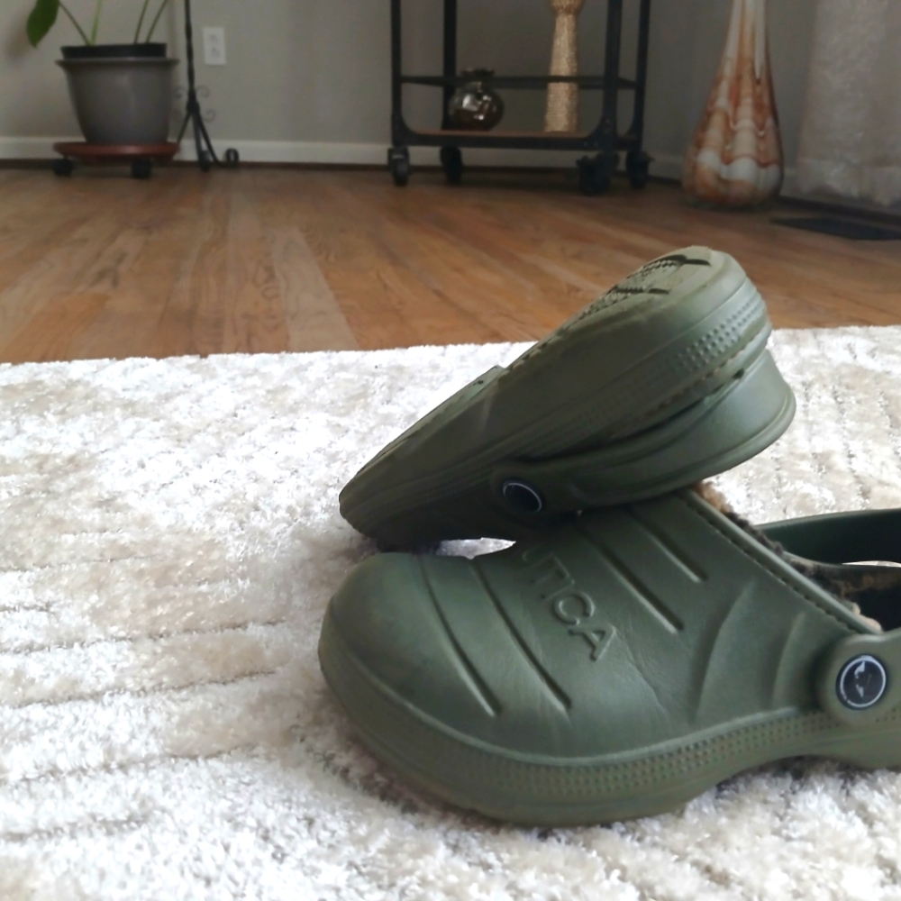 Nautica crocs